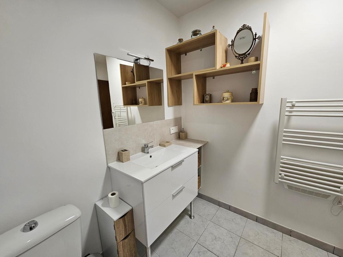 Les Oliviers Apartamento Ansouis Exterior foto